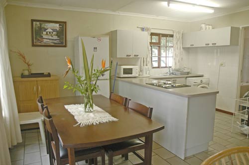 No 14 Cottage - Jeffreys Bay Accommodation